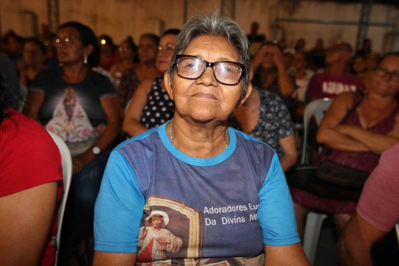 Entrega de Títulos de Propriedade aos moradores do bairro do Atalaia