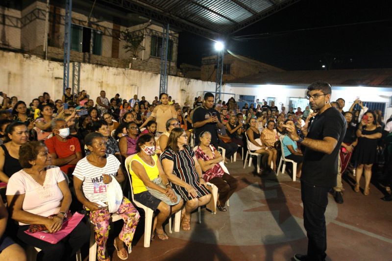 Entrega de Títulos de Propriedade aos moradores do bairro do Atalaia