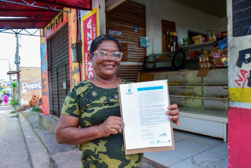 Entrega de títulos de propriedade para comerciantes da Comunidade Maguariaçu