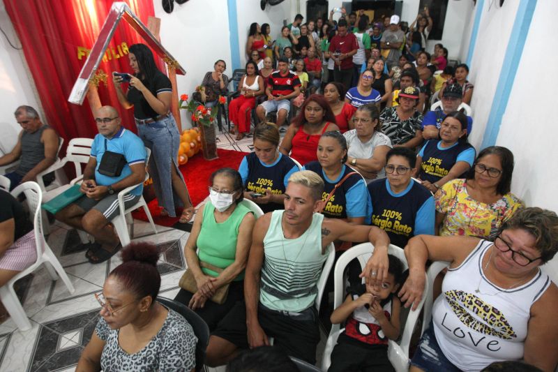 Habitação entrega de 100 certidões de imóveis para moradores da comunidade Jardim Hélder Barbalho bairro do Maguari
