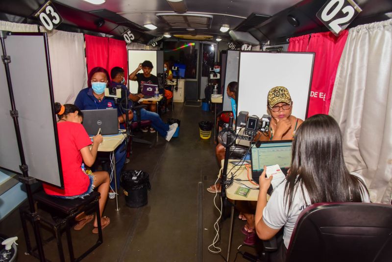 Programa Prefeitura em Movimento na feira do Francisquinho no bairro do Jaderlândia