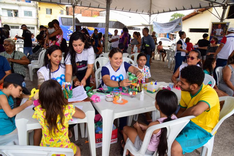 Programa Prefeitura em Movimento na feira do Francisquinho no bairro do Jaderlândia