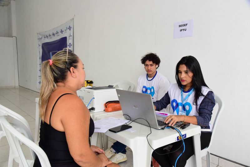 Programa Prefeitura em Movimento na feira do Francisquinho no bairro do Jaderlândia