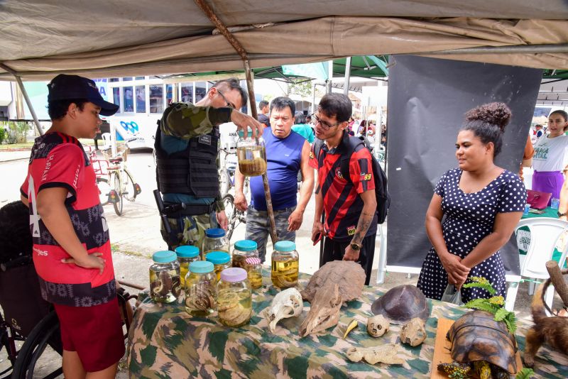 Programa Prefeitura em Movimento na feira do Francisquinho no bairro do Jaderlândia