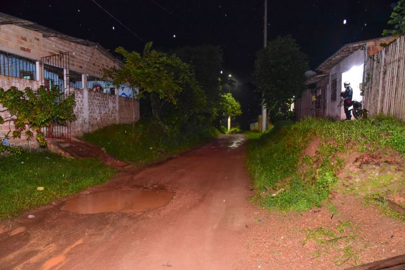 Assinatura de ordem de serviço para início das obras de drenagem e pavimentação asfáltica nas ruas Mocajatuba e Beira Rio no Distrito Industrial