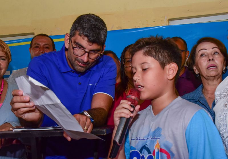Assinatura de ordem de serviço para início da obras de revitalização da EMEF Novo Cristo no Icuí Guajará