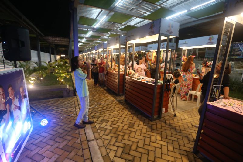 Feira do artesanato com apresentação musical Cleydson e Lohan