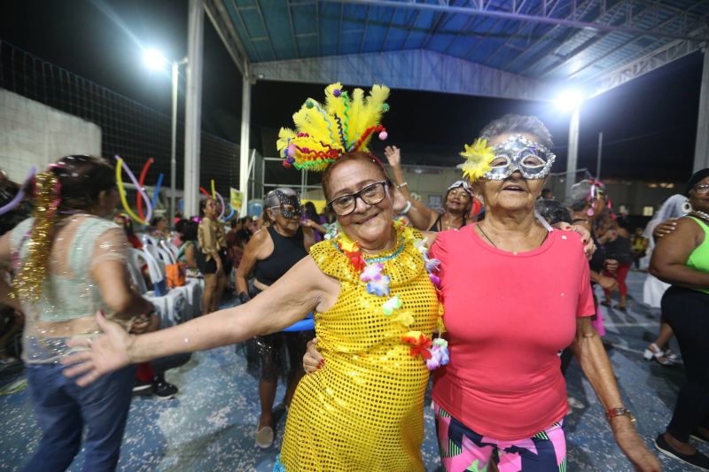 Baile de Máscara da Terceira Idade CRAS Estrela Ananin bairro de Águas Lindas