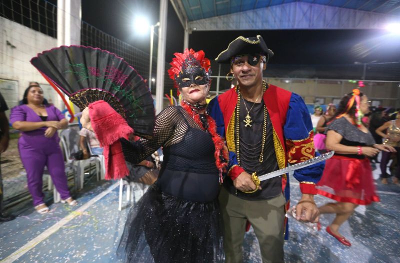 Baile de Máscara da Terceira Idade CRAS Estrela Ananin bairro de Águas Lindas