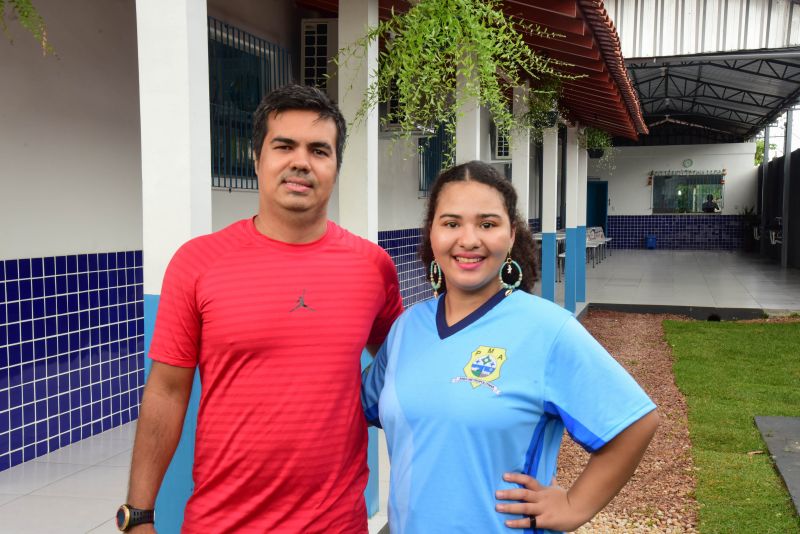 Assinatura de ordem de serviço para construção da cobertura da quadra, arquibancada e vestiário na unidade de educação EMEF Antônio Teixeira Gueiros