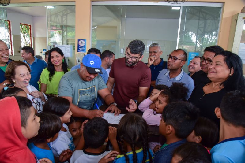 Assinatura de ordem de serviço para reforma da EMEF Hildegarda Caldas de Miranda no bairro Curuçambá