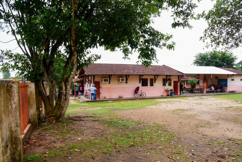 Assinatura de ordem de serviço para reforma da EMEF Hildegarda Caldas de Miranda no bairro Curuçambá