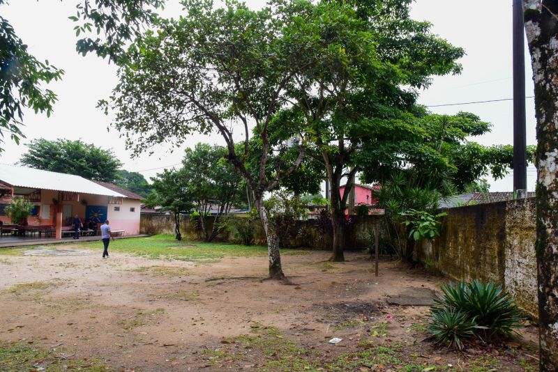 Assinatura de ordem de serviço para reforma da EMEF Hildegarda Caldas de Miranda no bairro Curuçambá