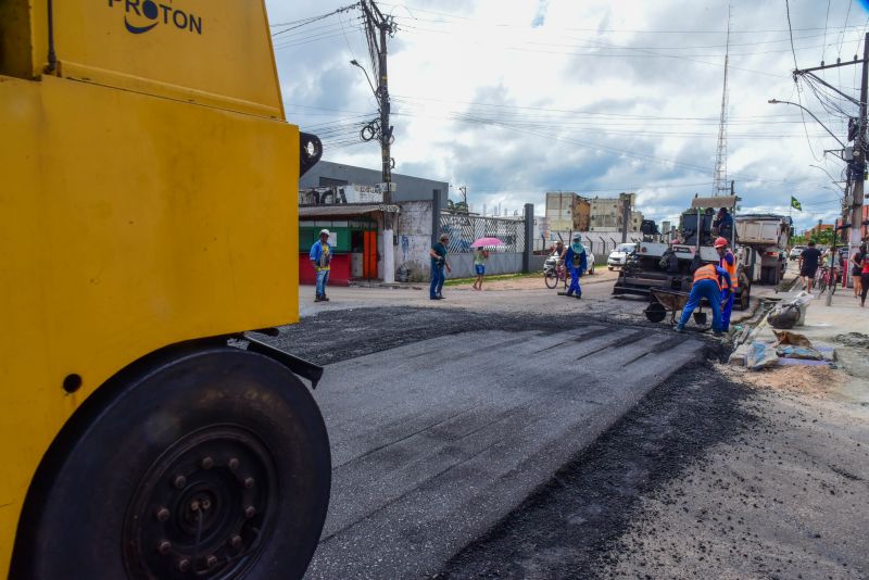 Recapeamento asfáltico na rua São Benedito, no bairro Jaderlândia