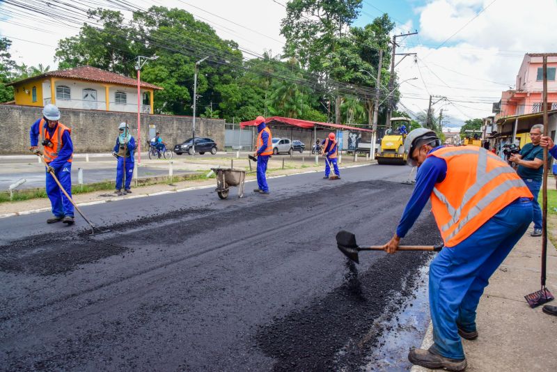 Recapeamento asfáltico na rua São Benedito, no bairro Jaderlândia