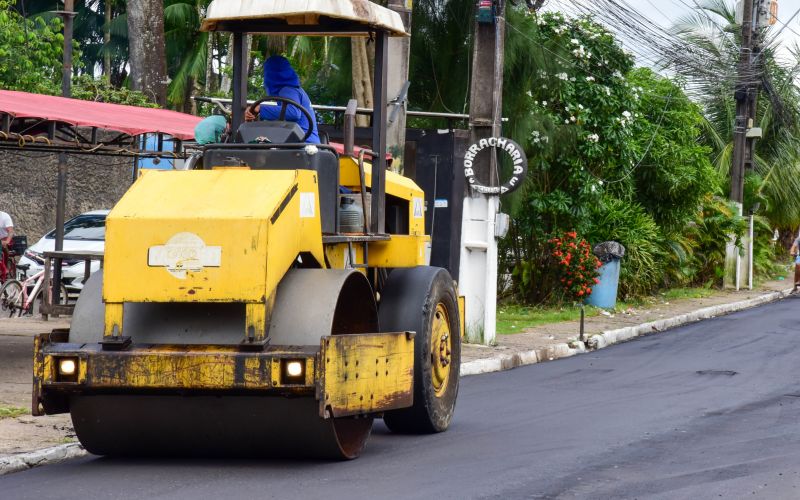 Recapeamento asfáltico na rua São Benedito, no bairro Jaderlândia