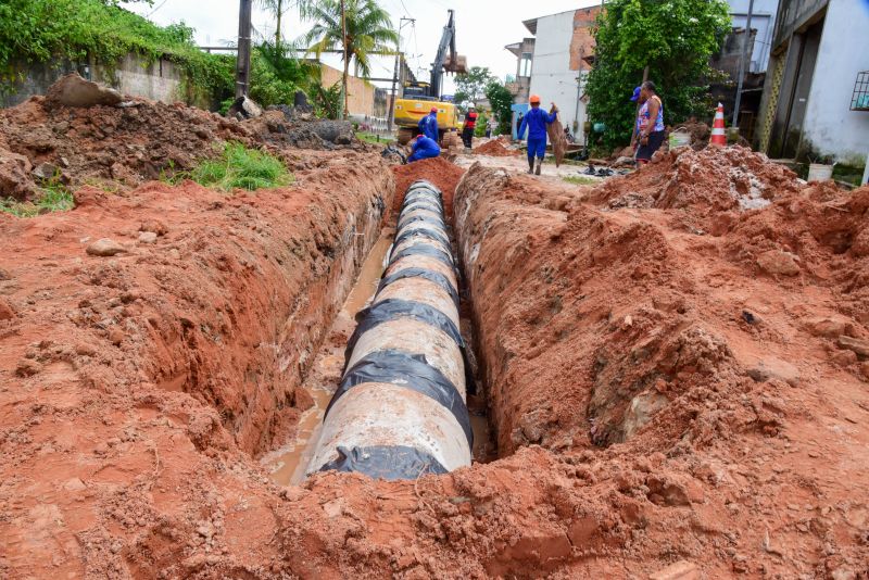 Serviço de Drenagem e Terraplanagem da rua Haroldo Veloso, no bairro Una