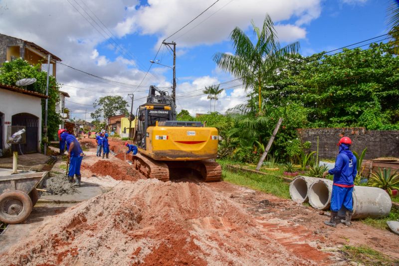 Serviço de Drenagem e Terraplanagem da rua Haroldo Veloso, no bairro Una