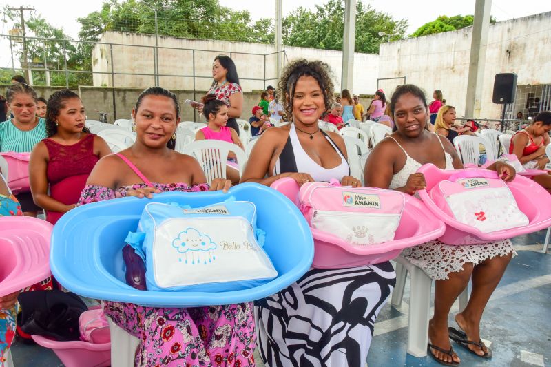 Entrega de Kit Enxoval para Mães do Programa Mãe Ananin, no CRAS Estrela Ananin