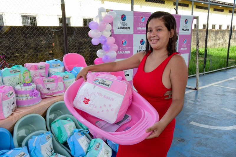 Entrega de Kit Enxoval para Mães do Programa Mãe Ananin, no CRAS Estrela Ananin