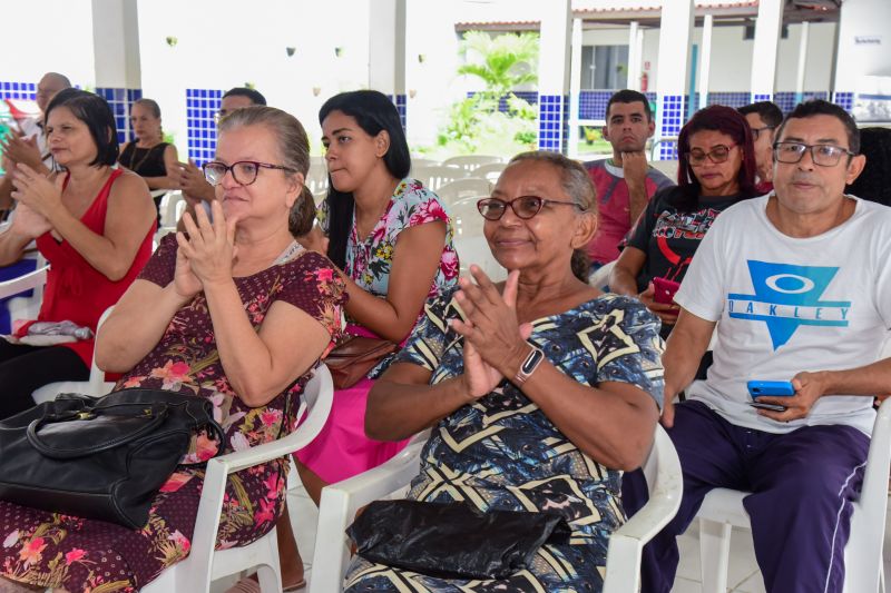 Entrega de óculos aos paciente atendidos no Programa Olhar Ananin. na Cidade Nova Vl