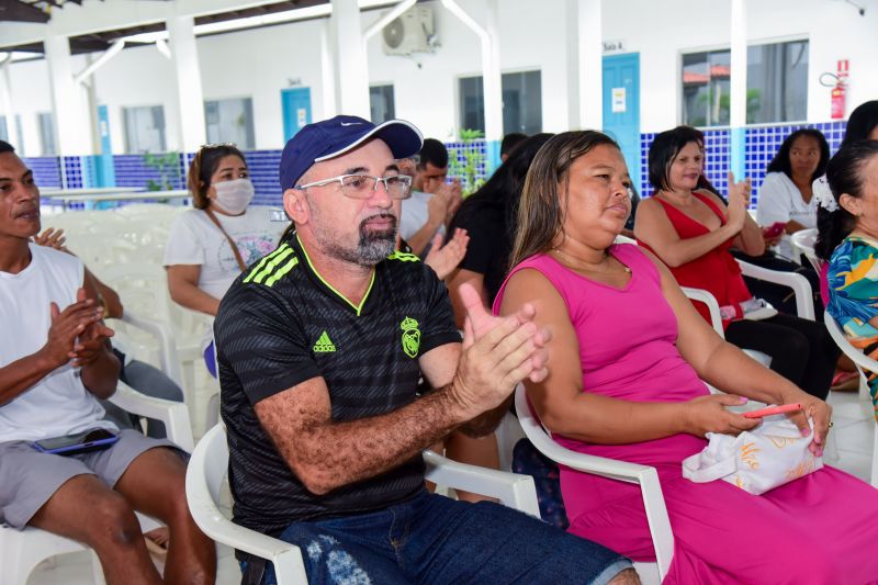 Entrega de óculos aos paciente atendidos no Programa Olhar Ananin. na Cidade Nova Vl