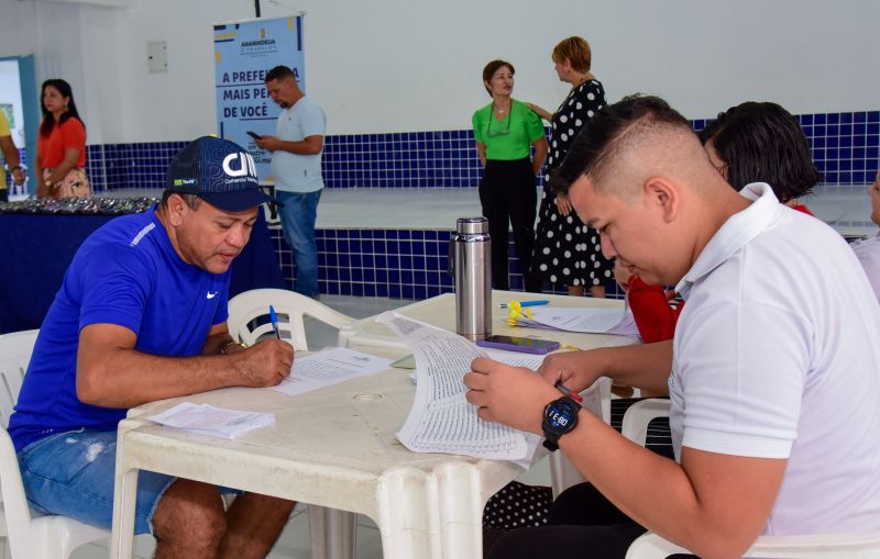 Entrega de óculos aos paciente atendidos no Programa Olhar Ananin. na Cidade Nova Vl