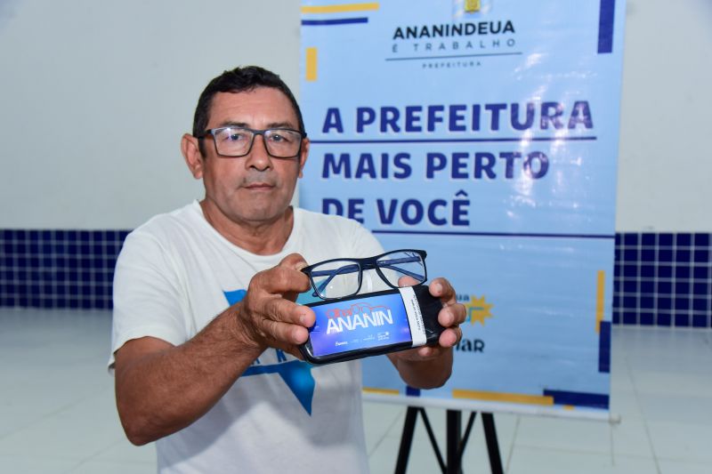 Entrega de óculos aos paciente atendidos no Programa Olhar Ananin. na Cidade Nova Vl