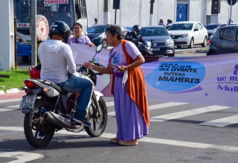 Blitz da Secretaria da Mulher na avenida 3 Corações com Mario Covas