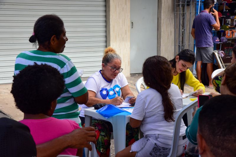 Programa Prefeitura em Movimento na feira do Curuçambá