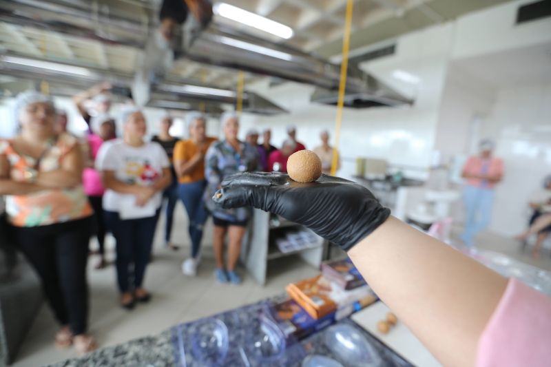 Oficina de chocolate para a páscoa na Unama