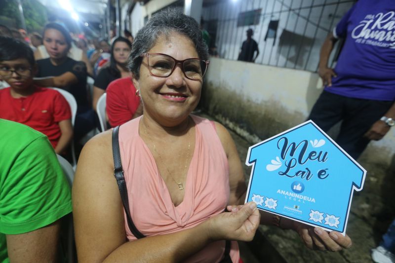 Entrega de Títulos de Propriedade na comunidade Jardim Castanheira no bairro Coqueiro