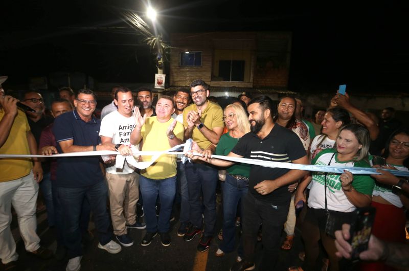 Inauguração asfáltica da rua Oliveira no bairro Distrito Industrial