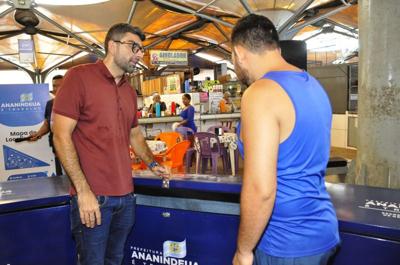 Entrega de equipamentos tipo caixa térmica conservadora para feirantes da Cidade Nova lV