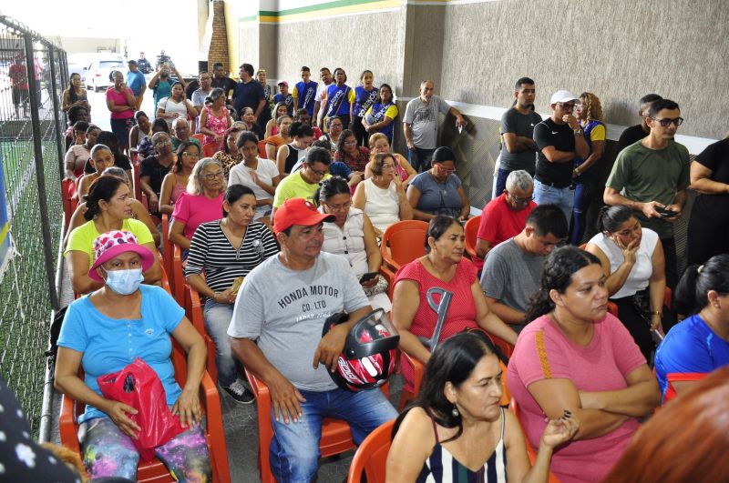 Entrega dos óculos para pacientes atendidos na 16ª Edição do Prefeitura Em Movimento no Curuçambá