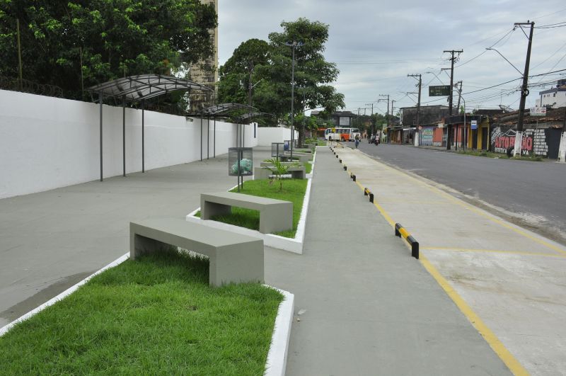 Imagens de apoio da Praça Rotary e espaço de alimentação na Av Providência com We 16 no bairro Coqueiro