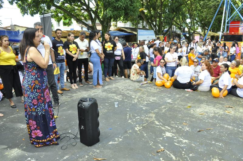 Ação Faça Bonito na praça do complexo da Cidade Nova Vlll