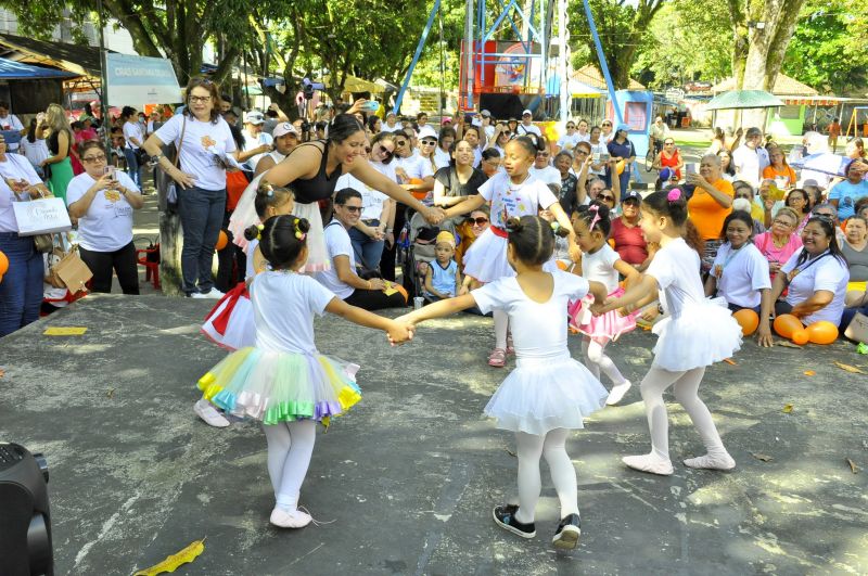 Ação Faça Bonito na praça do complexo da Cidade Nova Vlll