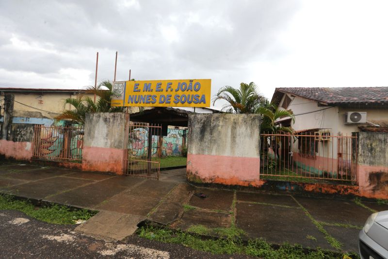 Assinatura de Ordem Serviço para reforma da escola João Nunes na passagem Santa Terezinha no bairro Coqueiro
