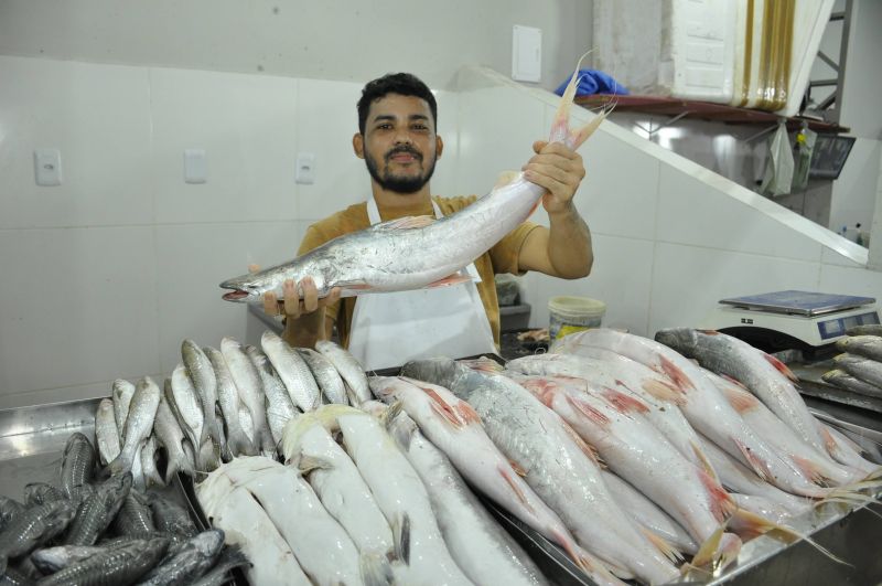 Entrega de Conservadoras para feirantes do Mercado do 40 Horas