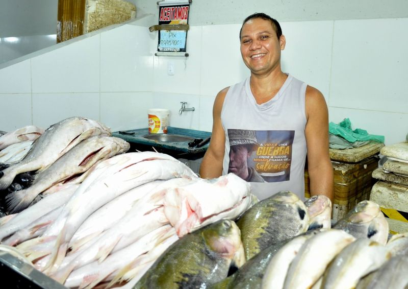 Entrega de Conservadoras para feirantes do Mercado do 40 Horas