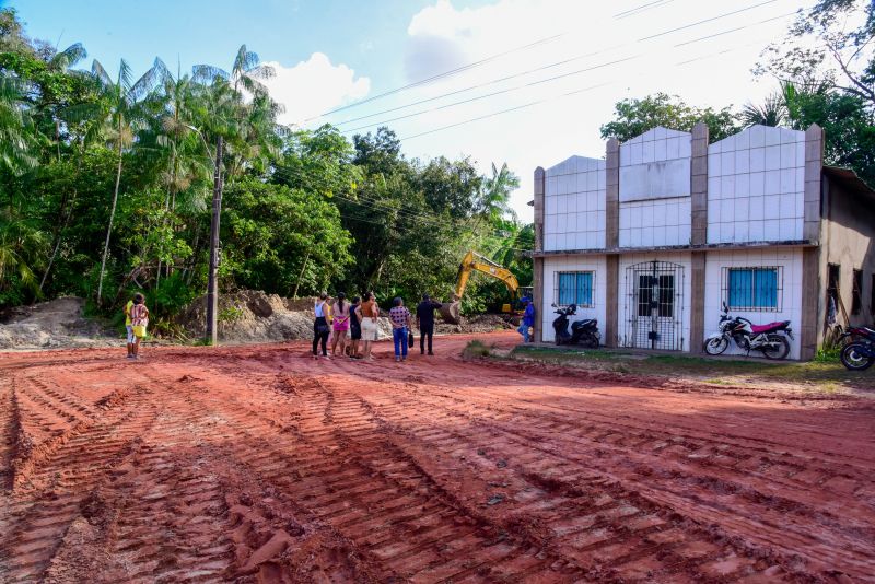 Assinatura de ordem de serviço para criação da nova estrada do Ariri no bairro 40 Horas