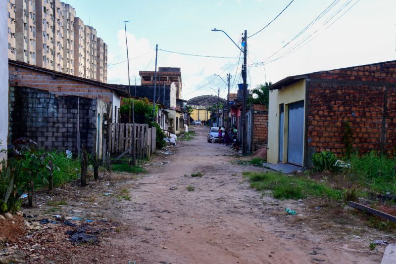 Assinatura de ordem de serviço para criação da nova estrada do Ariri no bairro 40 Horas