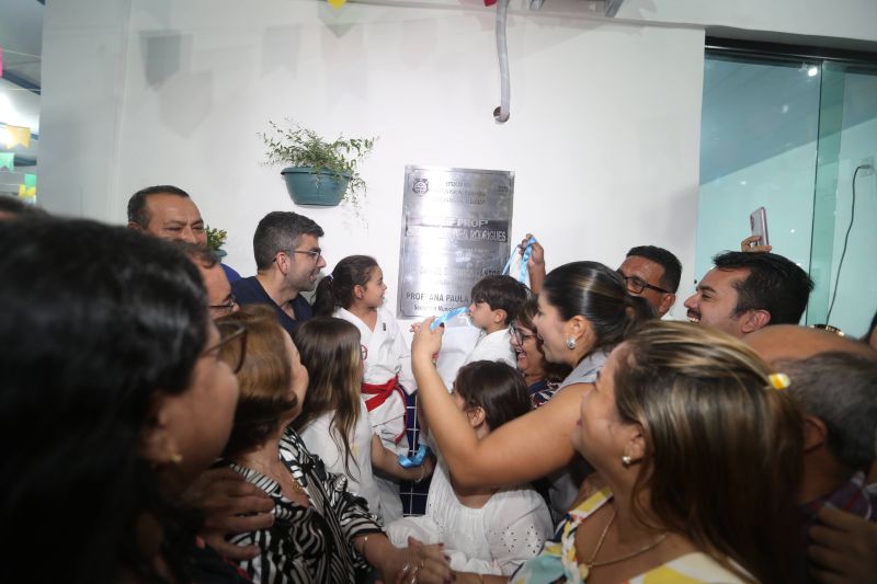 Inauguração da Escola Professora Adelina Lúcia de Souza Rodrigues no bairro do Una