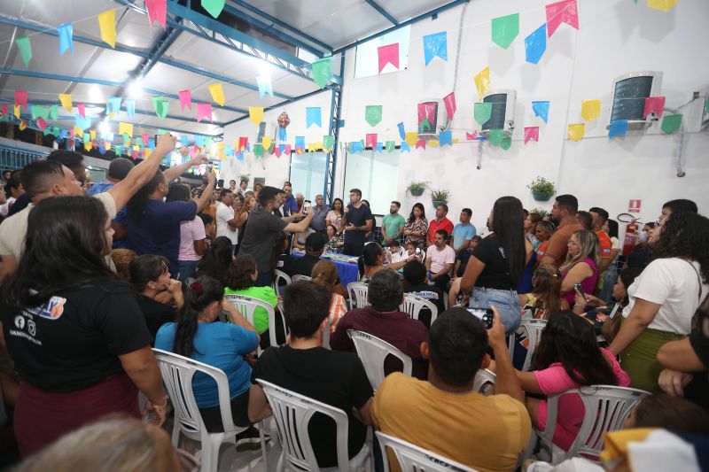 Inauguração da Escola Professora Adelina Lúcia de Souza Rodrigues no bairro do Una