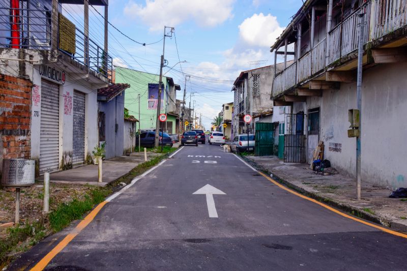 Inauguração das ruas da Comunidade Elo Il no bairro Centro