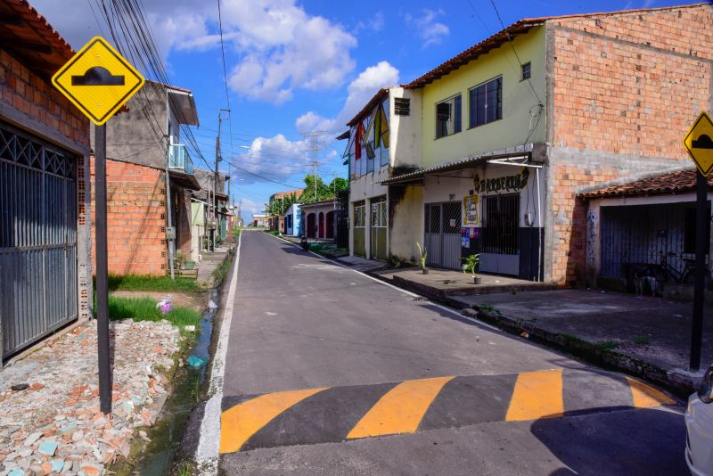 Inauguração das ruas da Comunidade Elo Il no bairro Centro