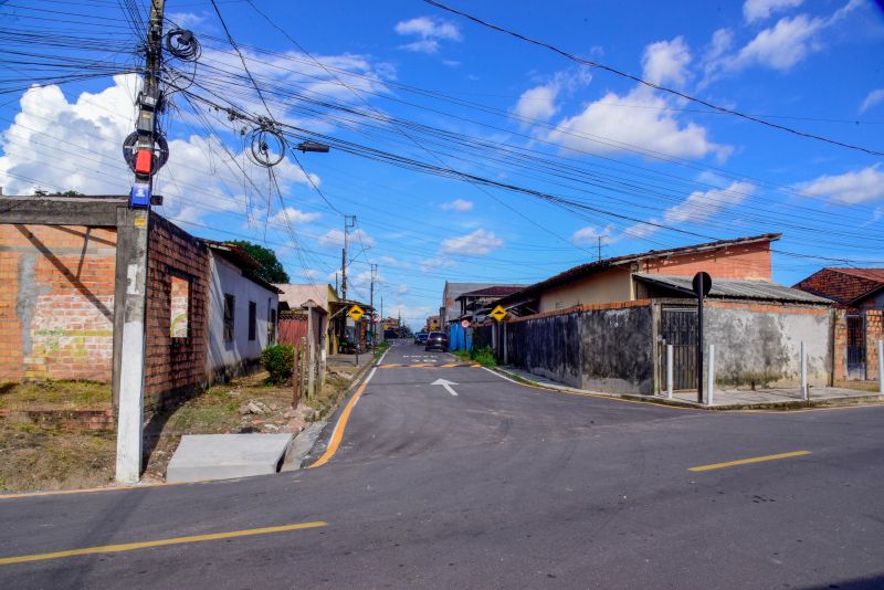 Inauguração das ruas da Comunidade Elo Il no bairro Centro