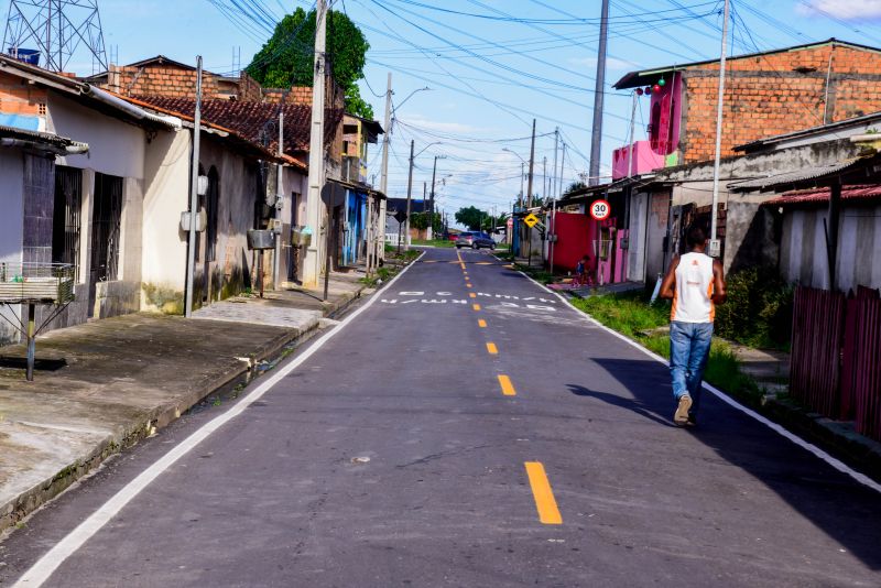 Inauguração das ruas da Comunidade Elo Il no bairro Centro