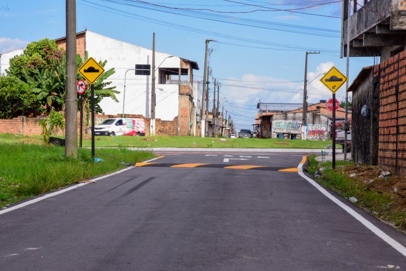 Inauguração das ruas da Comunidade Elo Il no bairro Centro